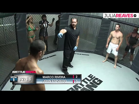 ❤️ Ultimate Fighter ቀለበቱ ውስጥ ከተጣላ በኋላ አንዲት ቁጥር ሴትን ትበዳለች። ❤❌ የፊንጢጣ ቪዲዮ ☑